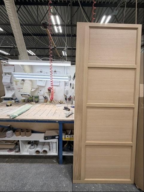 Atelier Module Ultra — porte en chêne sur mesure